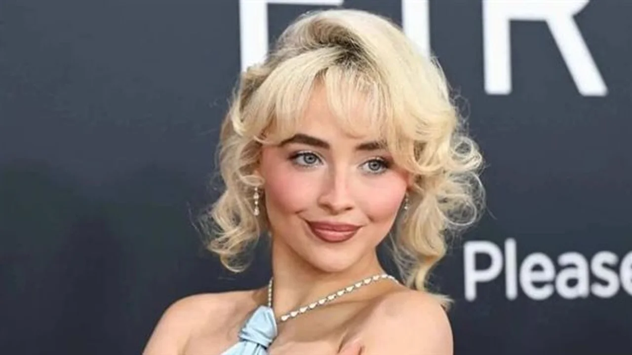 جدل واسع.. حقيقة انتقاد سابرينا كاربنتر لتفاعل الجمهور العربي خلال عرضها المسرحي